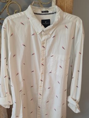 American Eagle Outfitters White Button-Up Shirt with Parrot Print Mens XXL
